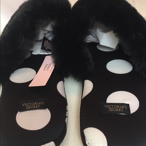 **SOLD** VS Black & White Polka-Dot Slippers - Picture 7 of 8